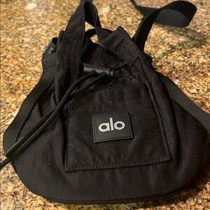 Alo bottle holder